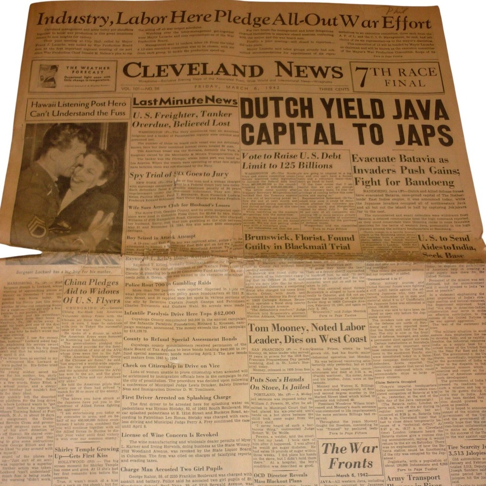 Vintage‎ 1942 Cleveland News Newspaper WWII Dutch Yield Java WWII Ephemera